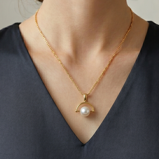 Arch Pearl Pendant