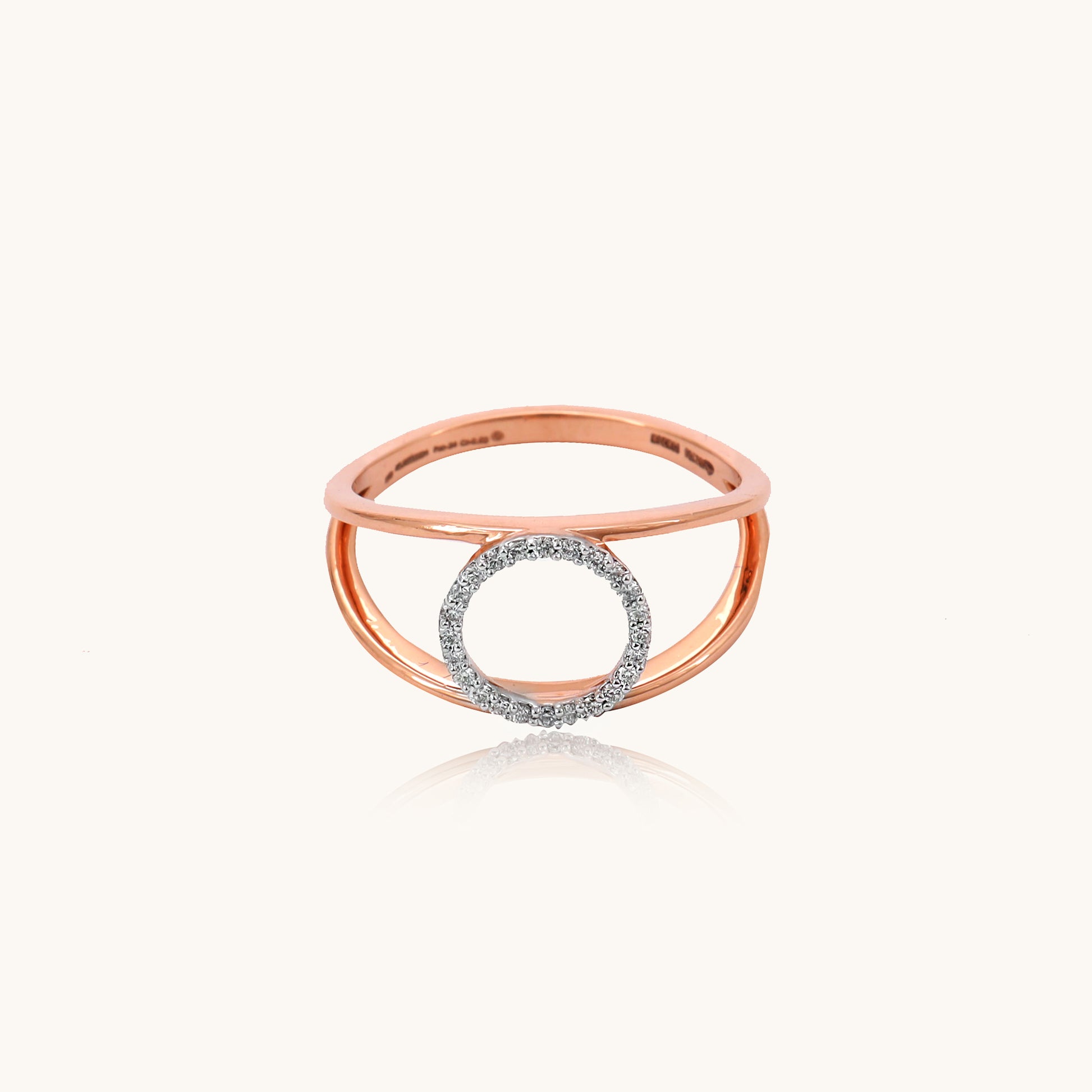 Caratly Diamond Circle Ring in 18kt gold with IGI certified VVS diamonds. Luxury jewelry for women, perfect for everyday wear and special occasions. Ideal gift under 30k.