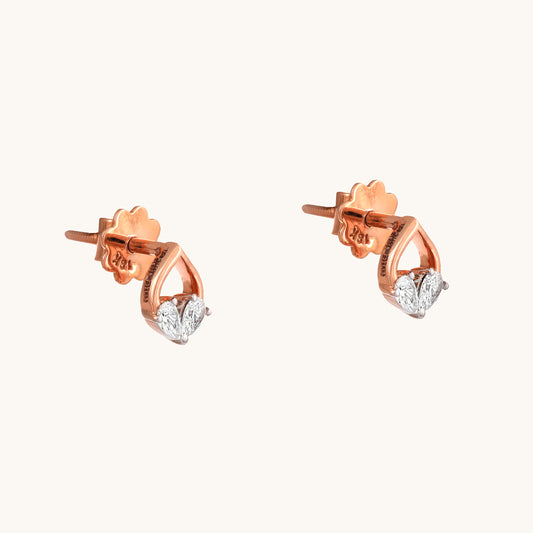 Caratly Duo Diamond Earrings in 18kt gold, featuring IGI-certified VVS diamonds. Luxury jewelry designed for everyday wear or special occasions under 40K.