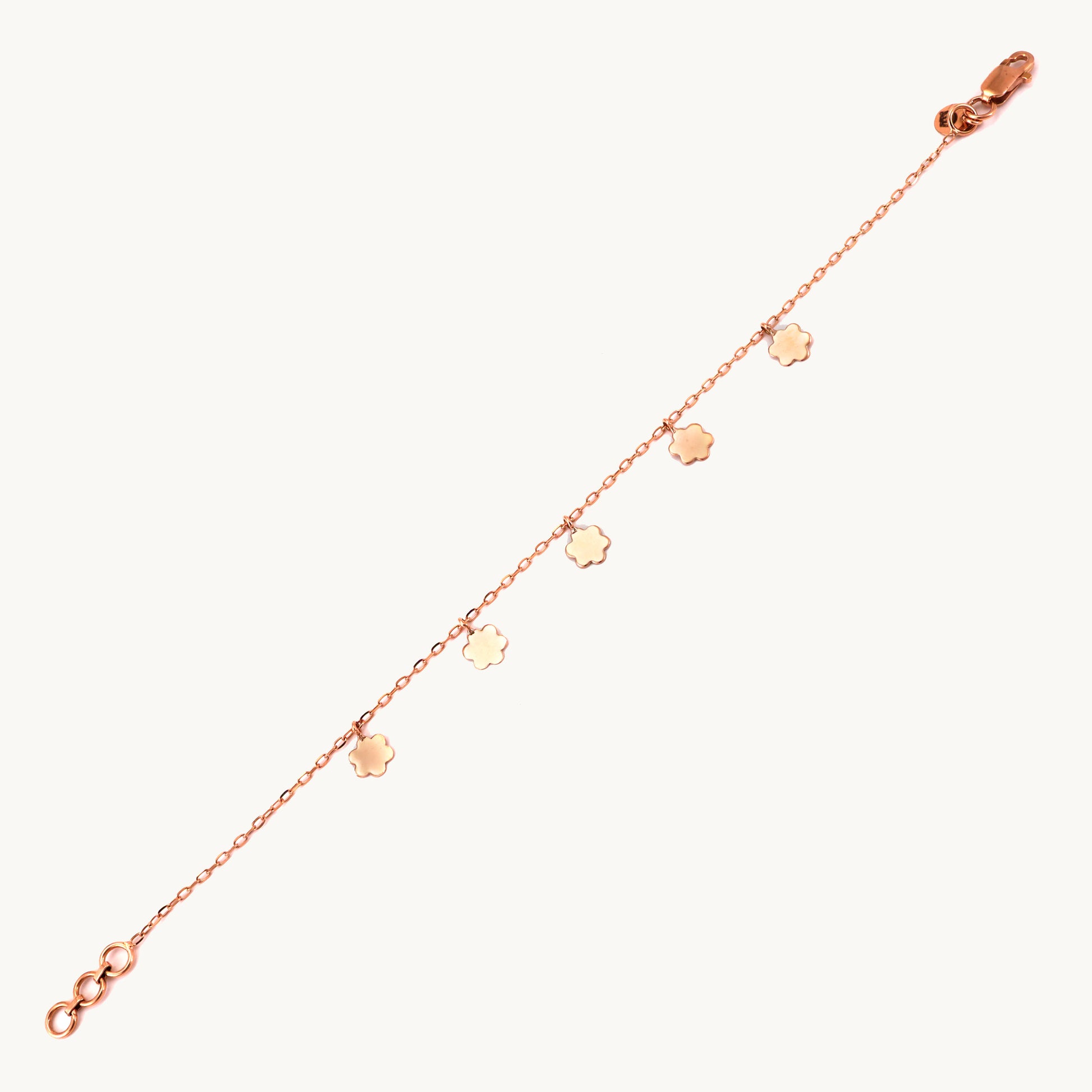18kt gold clover bracelet. Fine jewellery under ₹30,000. Chic, lucky, gift-worthy for her.
