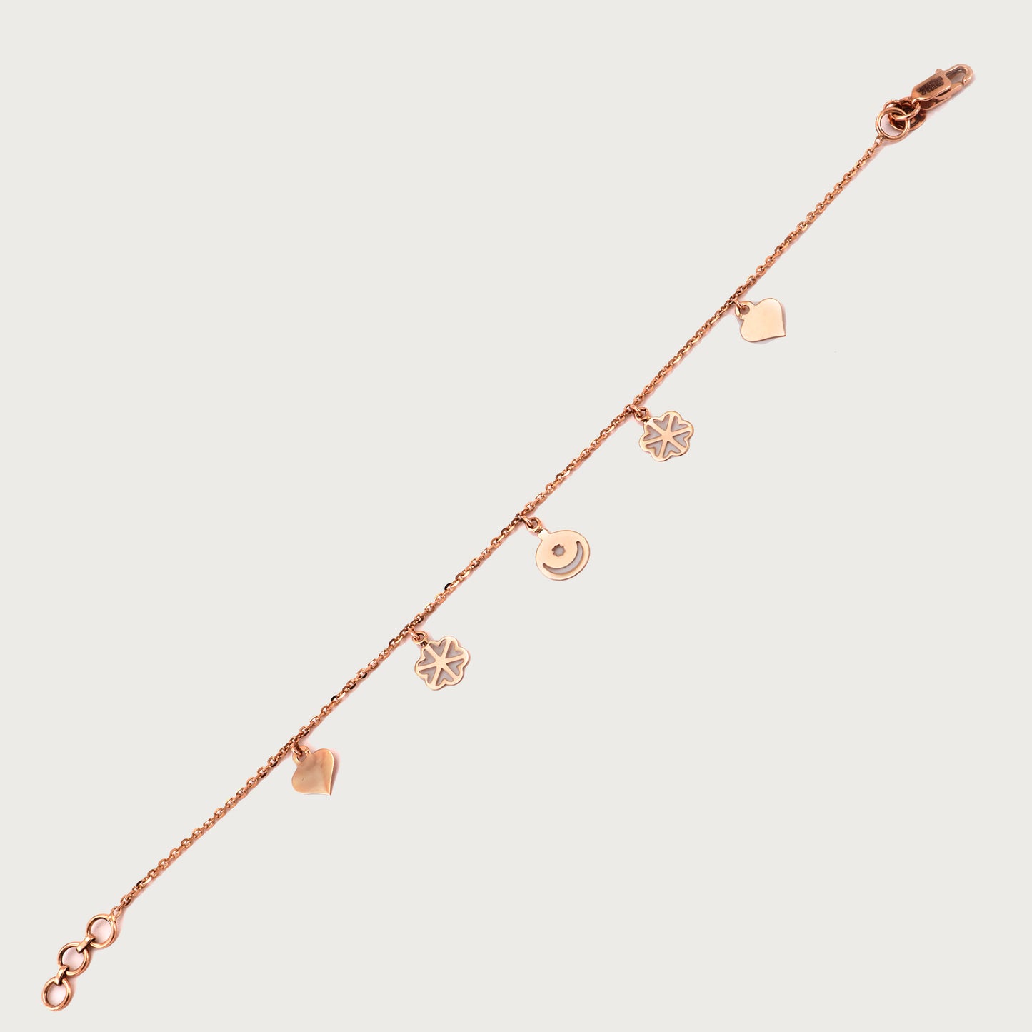 18kt gold heart-flower bracelet. Luxury jewellery under ₹30,000. Elegant & gift-worthy for her.