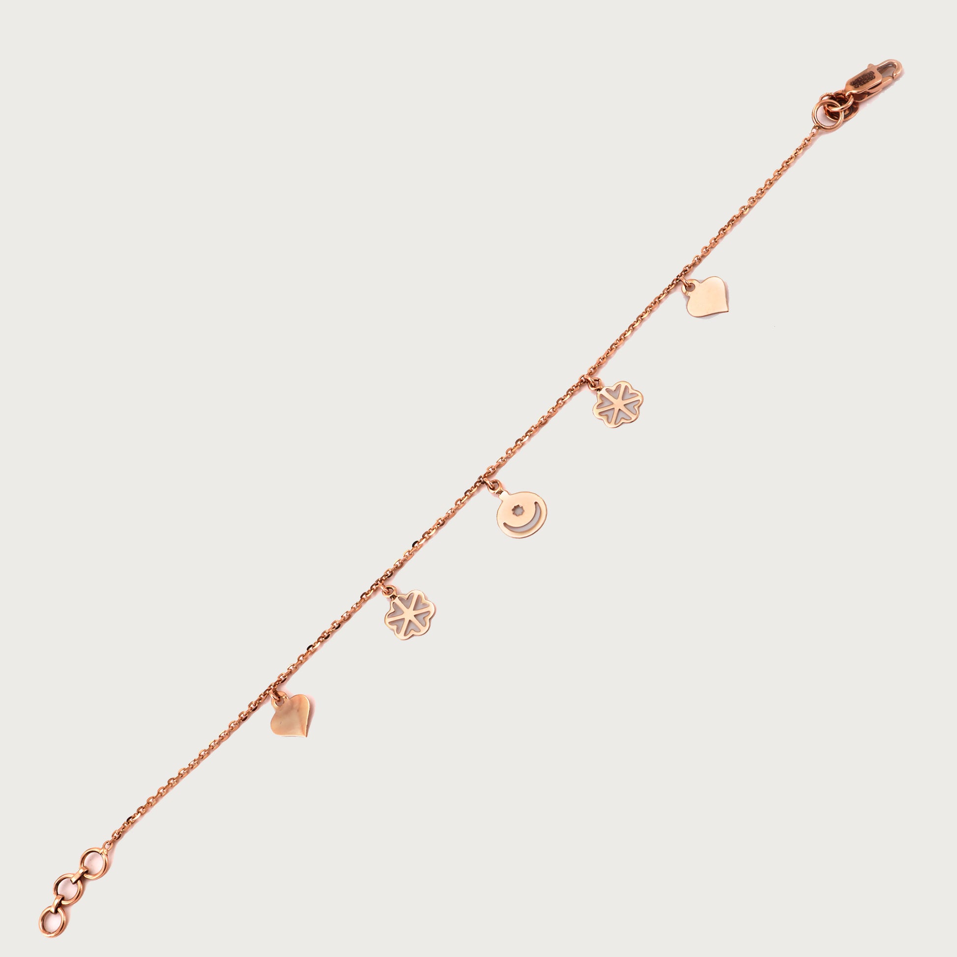 18kt gold heart-flower bracelet. Luxury jewellery under ₹30,000. Elegant & gift-worthy for her.