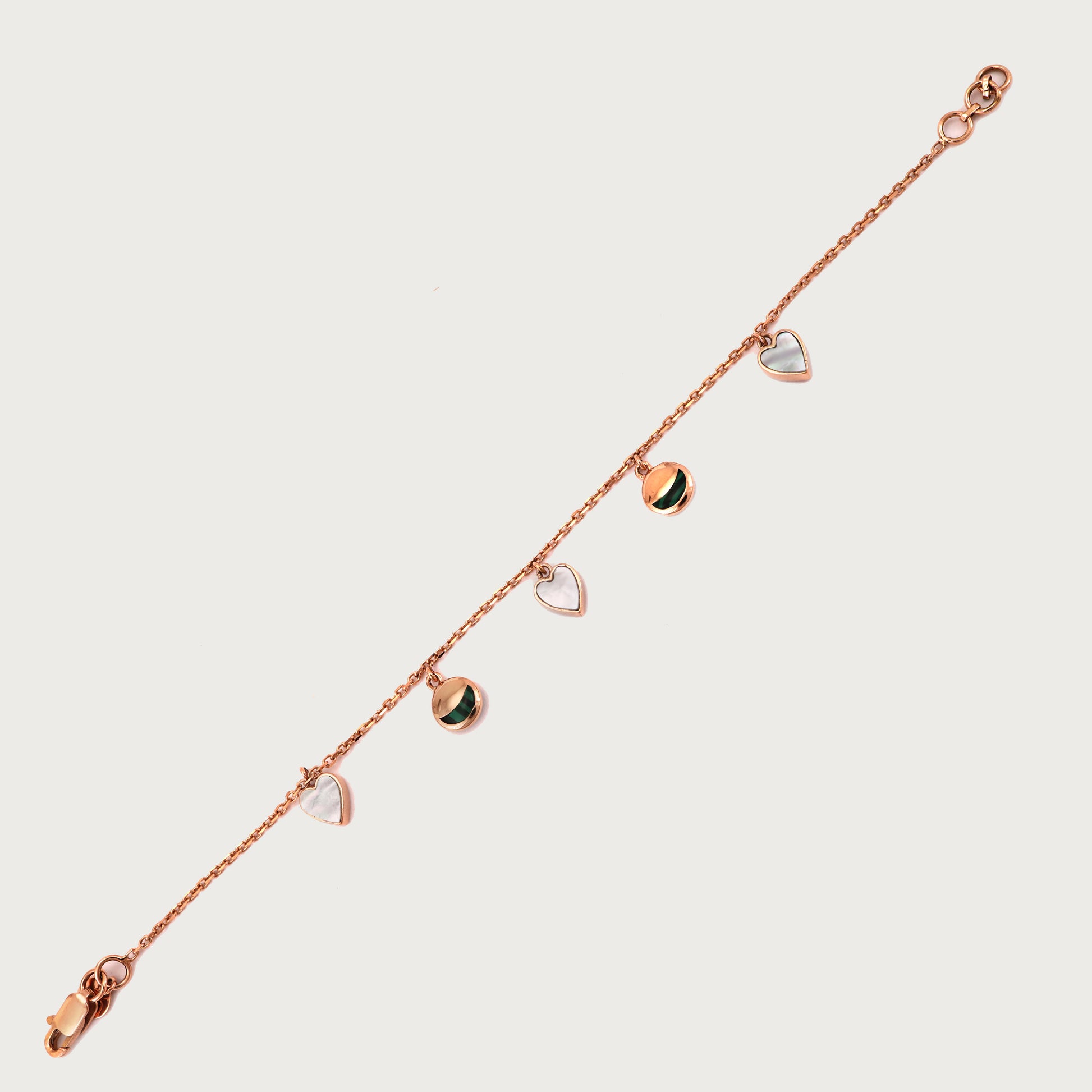 18kt gold heart bracelet. Fine jewellery under ₹50,000. Chic, romantic, gift-worthy.