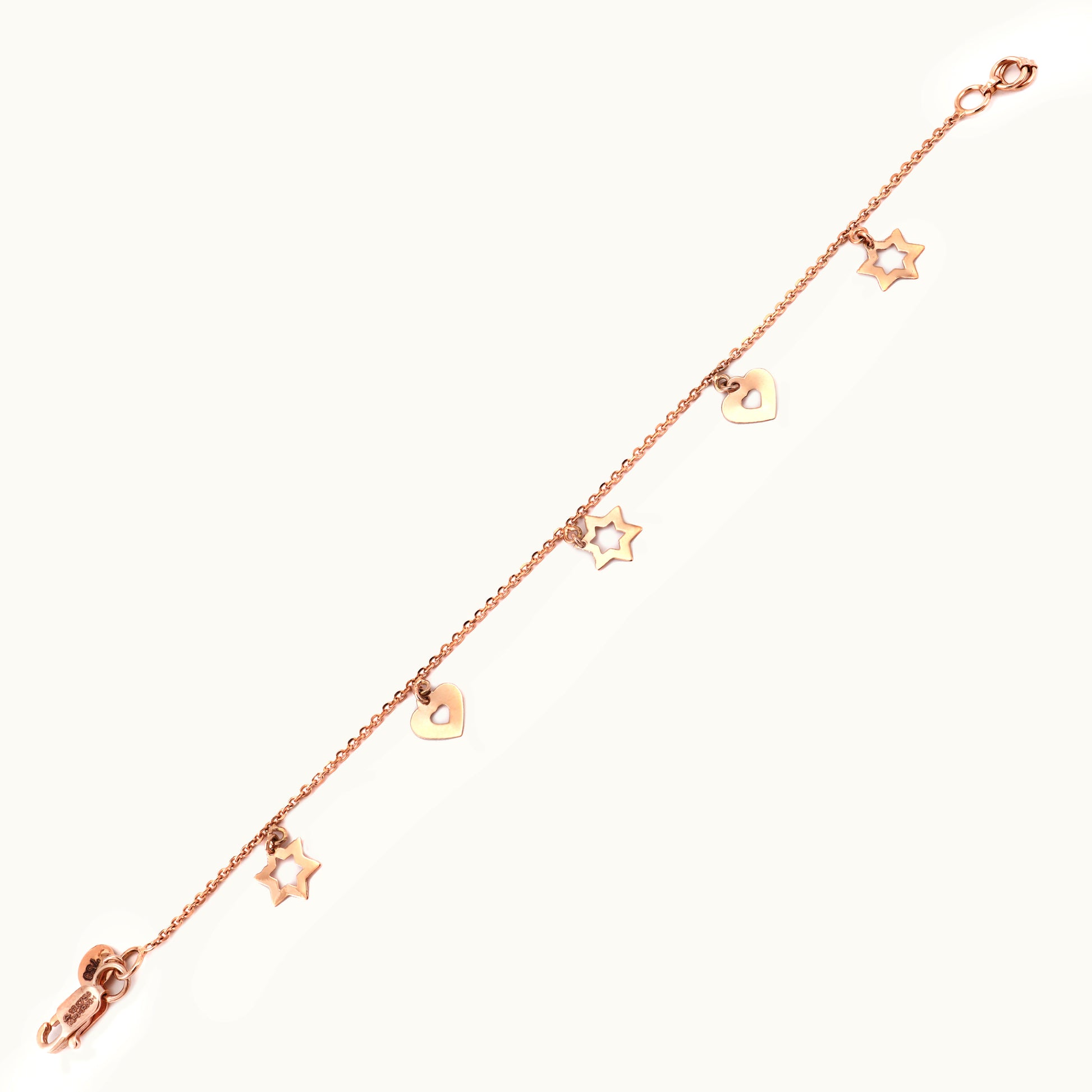 18kt gold heart bracelet. Luxury jewellery under ₹30,000. Elegant and gift-worthy for her.