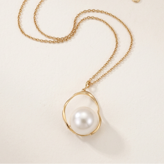 Pearl Curvy Pendant