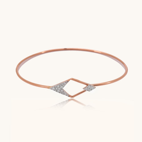 Trigonic Diamond Bracelet in 18kt gold with IGI-certified VVS diamonds, perfect for everyday wear or gifting, from Caratly Jewelry under Rs. 40,000.