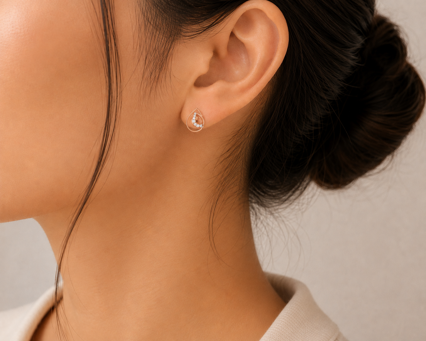 Curvy Diamond Earring