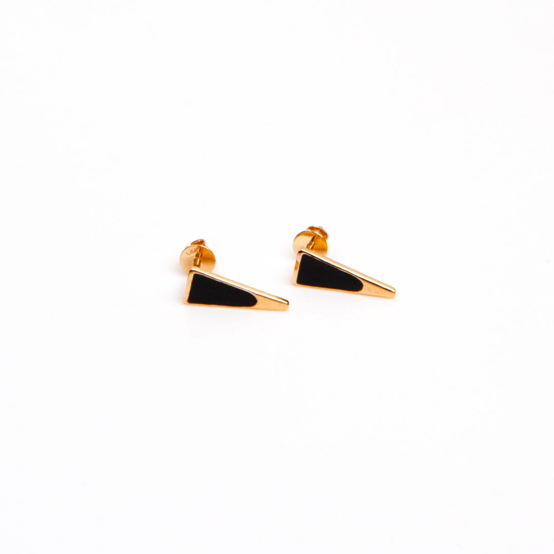 Add a touch of sophistication to your daily wear with our Black Gold Earring crafted in luxurious 18kt gold, it has a sleek design and a lightweight feel, making it perfect for everyday wear. Treat yourself or find the perfect gift for her in our affordable collection, all under 30,000. Explore our selection now and elevate your jewellery collection.