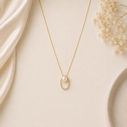 Oval Pearl Gold Necklace