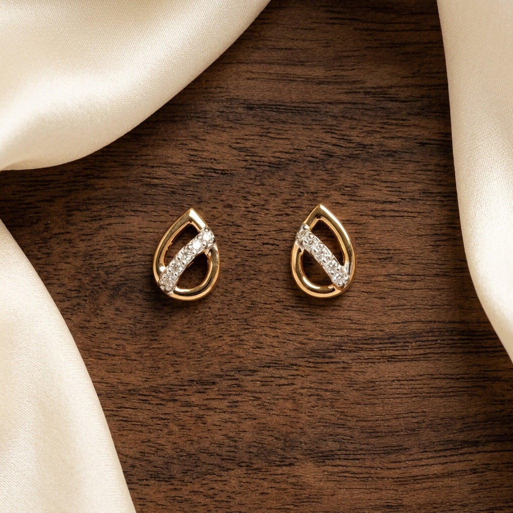 Pear Diamond Earring