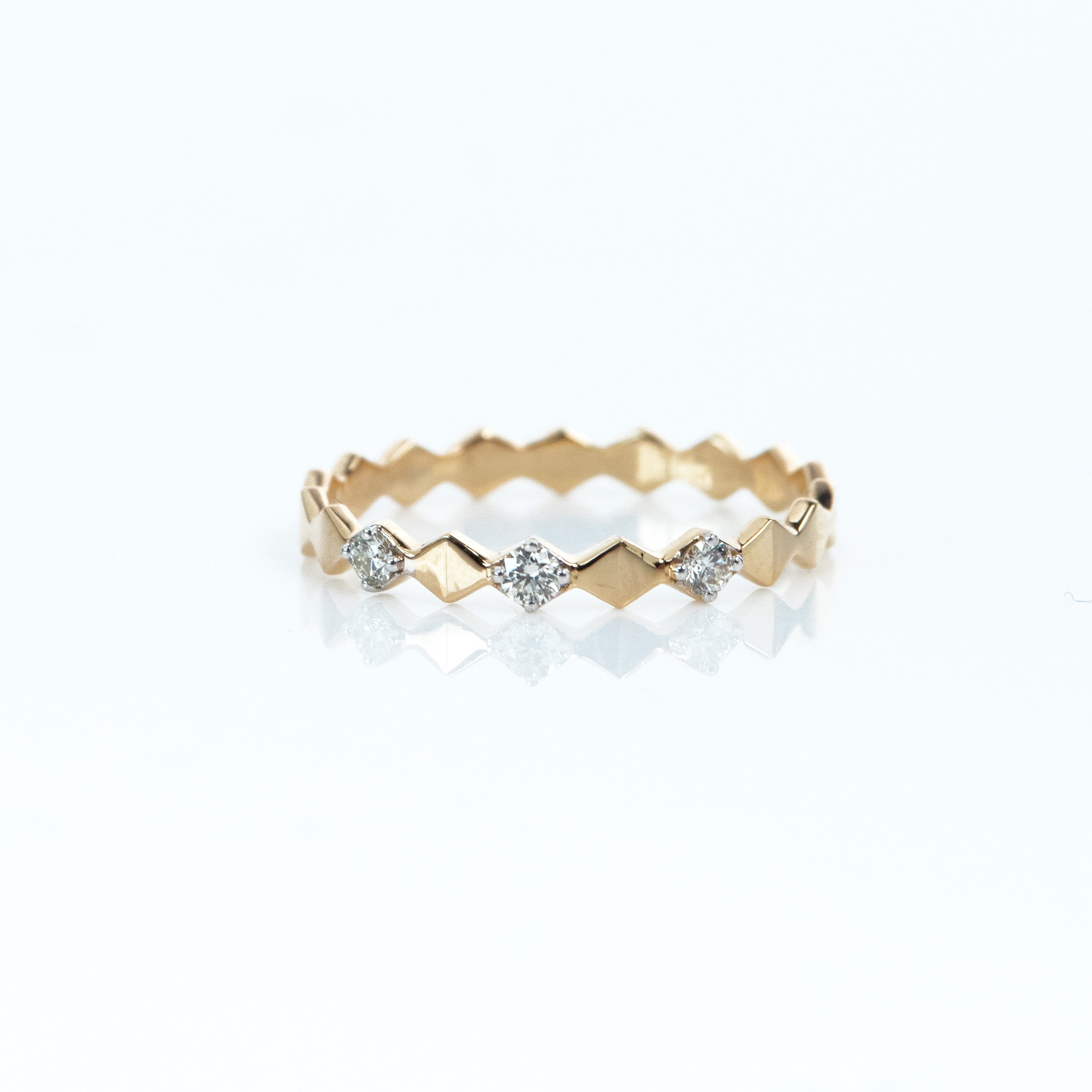 18kt Gold Geometric Diamond Ring – Caratly
