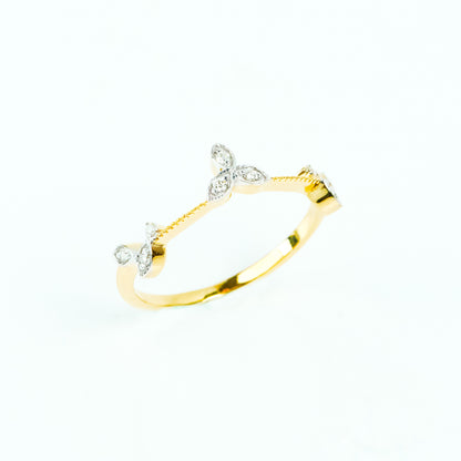 Caratly 18kt gold Entwined Flower Ring with three diamond floral clusters and textured vine band design, a minimal gift for her under 30,000