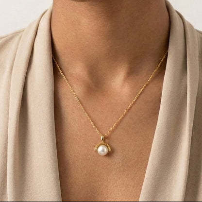 Arch Pearl Pendant
