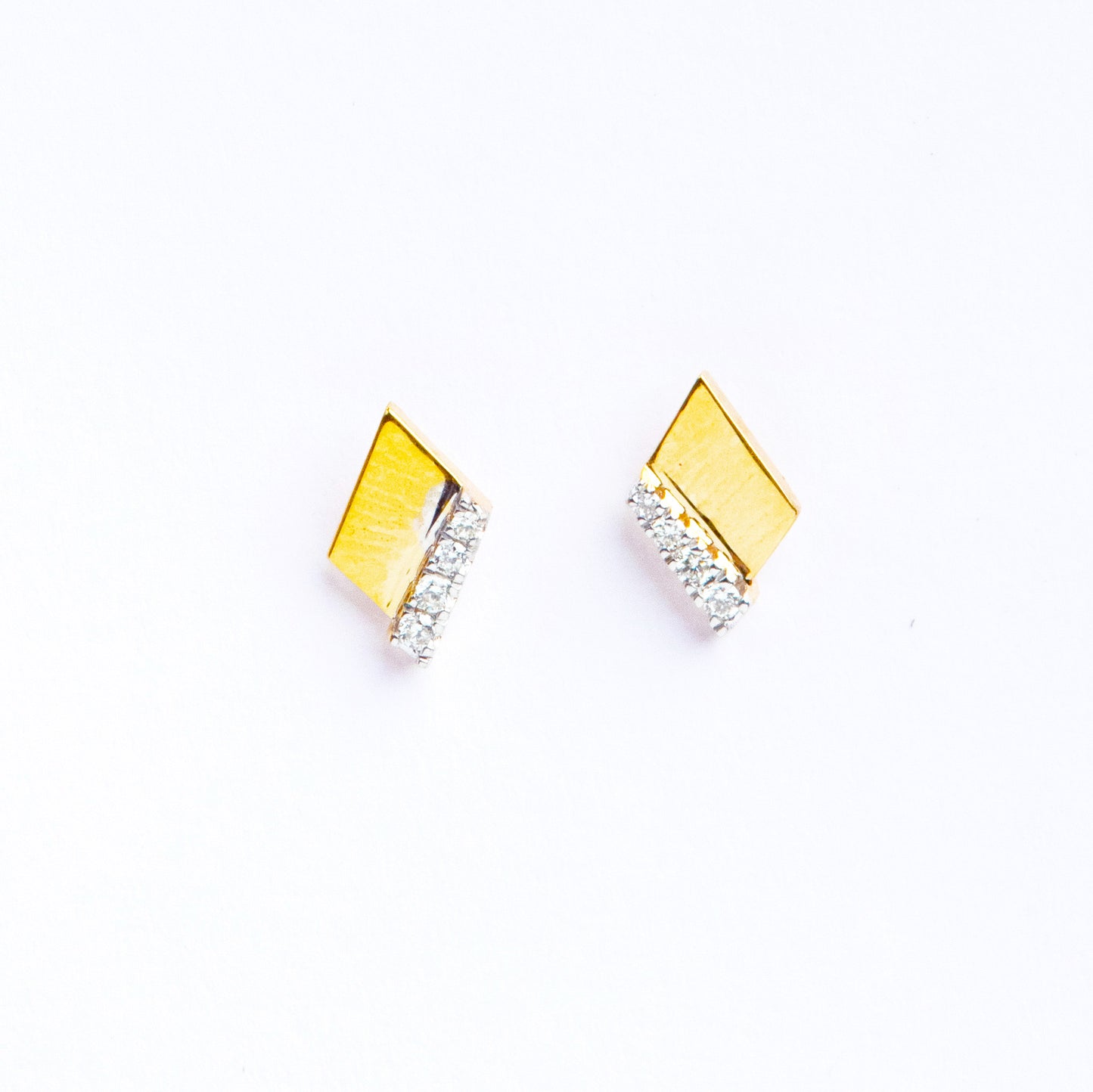 18kt gold Diamond Square Earring with 0.04ct split diamond and gold rhombus design, minimalist studs under Rs. 30,000