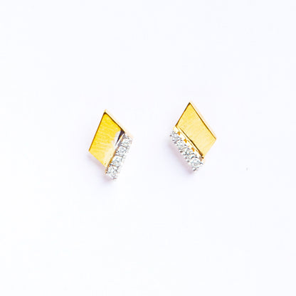 18kt gold Diamond Square Earring with 0.04ct split diamond and gold rhombus design, minimalist studs under Rs. 30,000