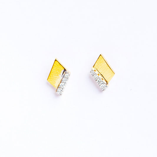 18kt gold Diamond Square Earring with 0.04ct split diamond and gold rhombus design, minimalist studs under Rs. 30,000