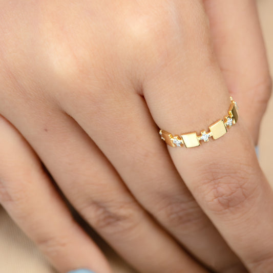 Caratly 18kt gold Bar Diamond Ring with alternating square gold bars and 0.09ct diamond accents, geometric design under Rs. 40,000